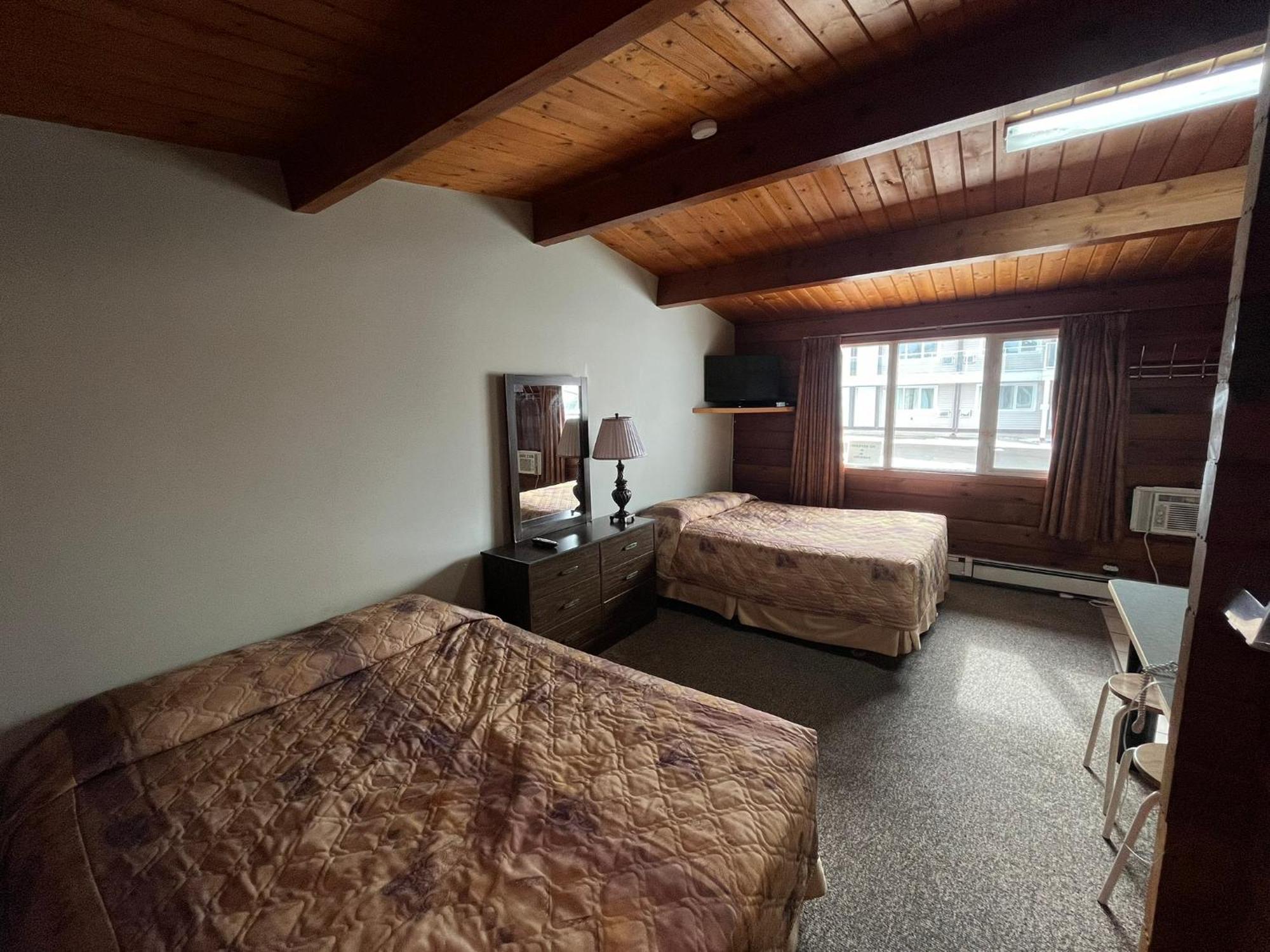 Raccoon Lodge Motel ซิลแวนเลค ภายนอก รูปภาพ