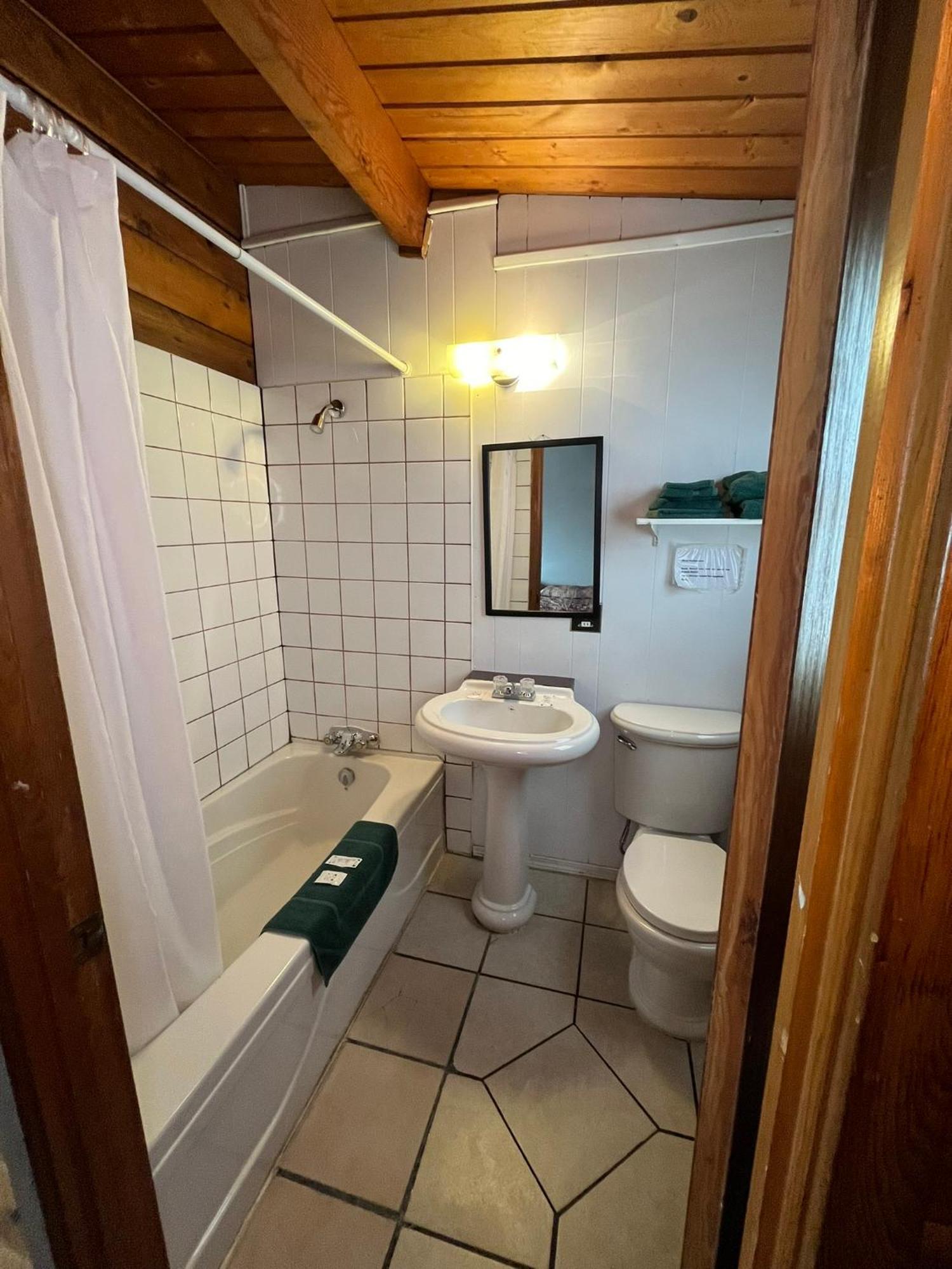 Raccoon Lodge Motel ซิลแวนเลค ภายนอก รูปภาพ